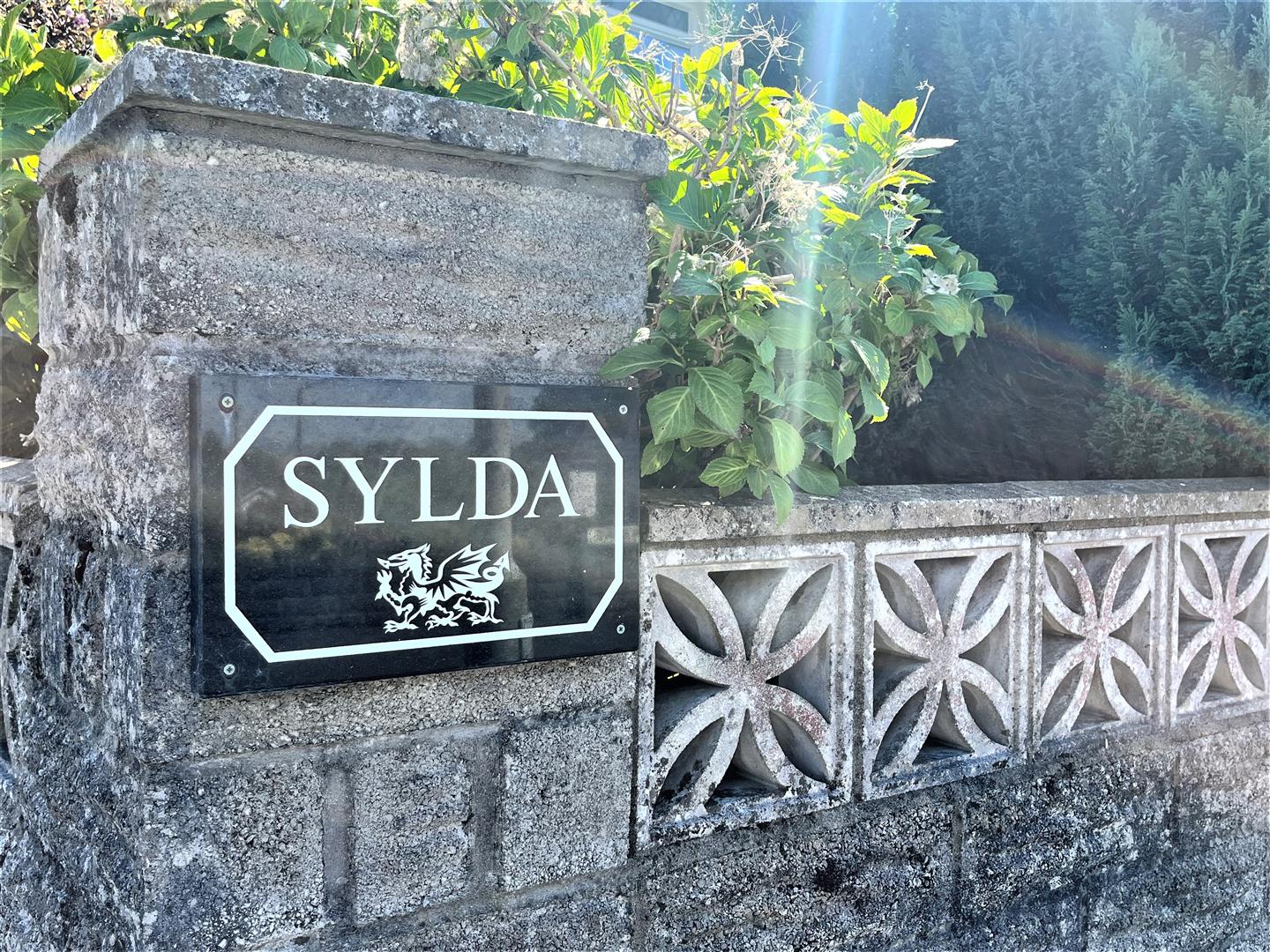 Alden Drive, Cockett, Swansea, SA2 0FY